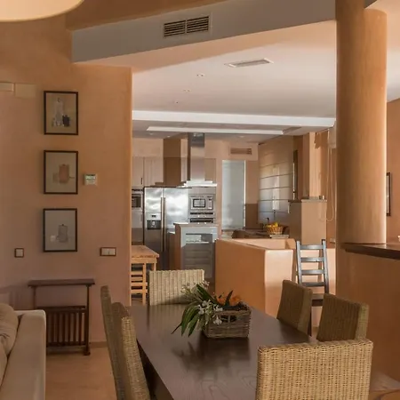 Luxury Malva 빌라 베날룹카싸스비에야스